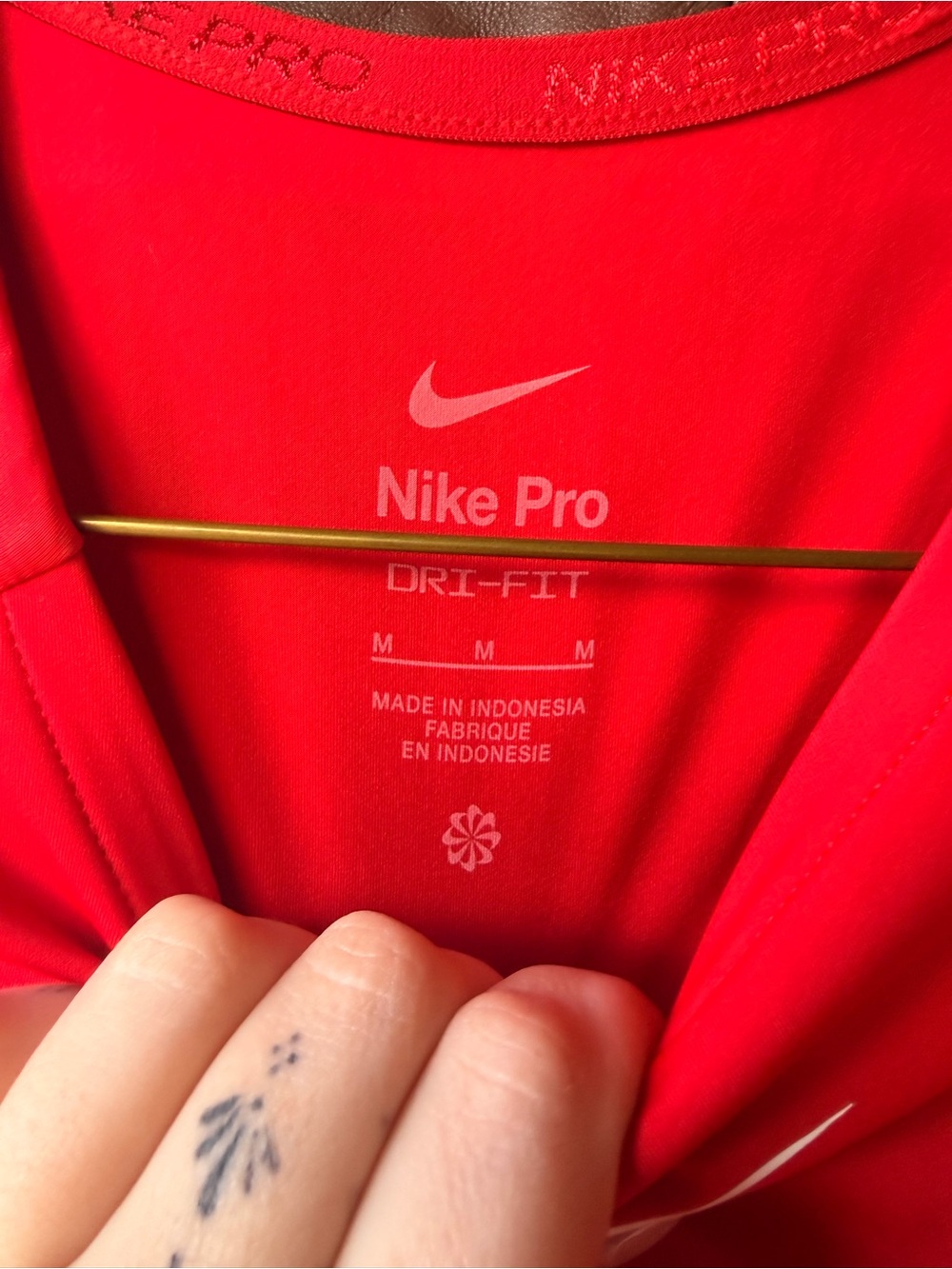 Nike Pro Red Long-Sleeve Cropped Top - Picture 2 of 3